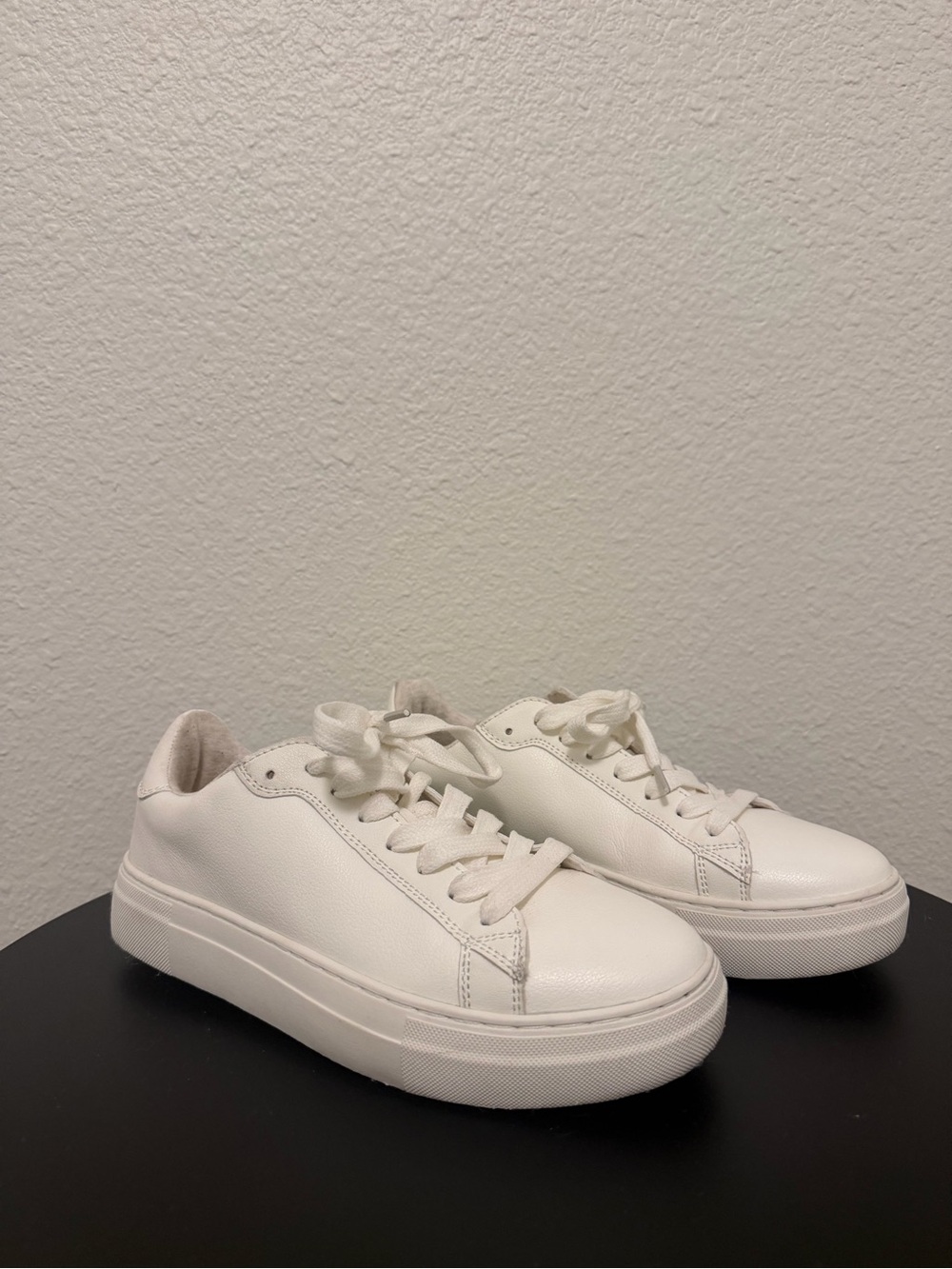 Cushionaire Women’s Cream Lace-Up Platform Sneakers
